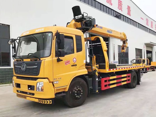 東風(fēng)天錦帶吊機平板清障車