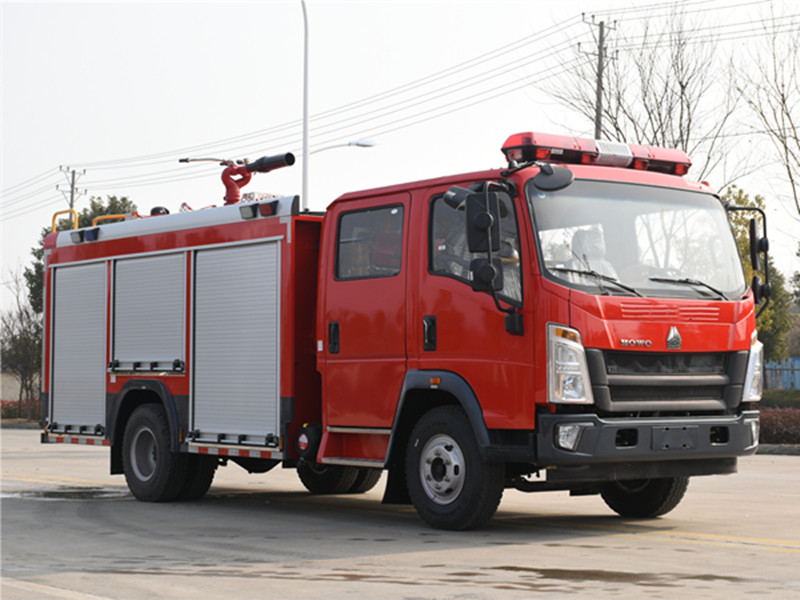 重汽輕卡4噸水罐消防車(chē)