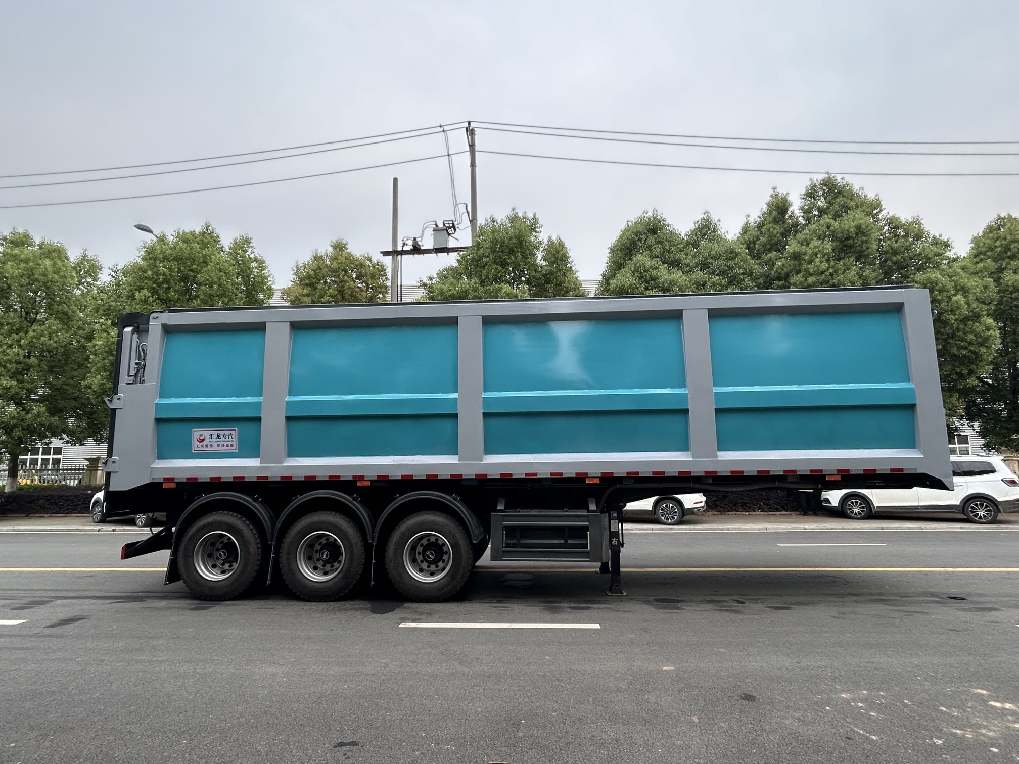 HLV9400ZLJ垃圾轉(zhuǎn)運(yùn)半掛車