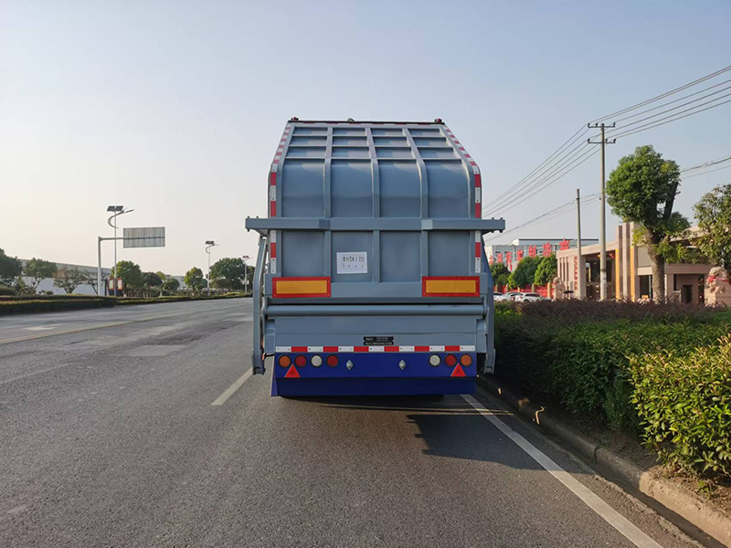 壓縮式半掛垃圾清運(yùn)車
